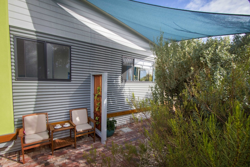 Coorong Cabins - Wren Cabin - Accommodation Adelaide